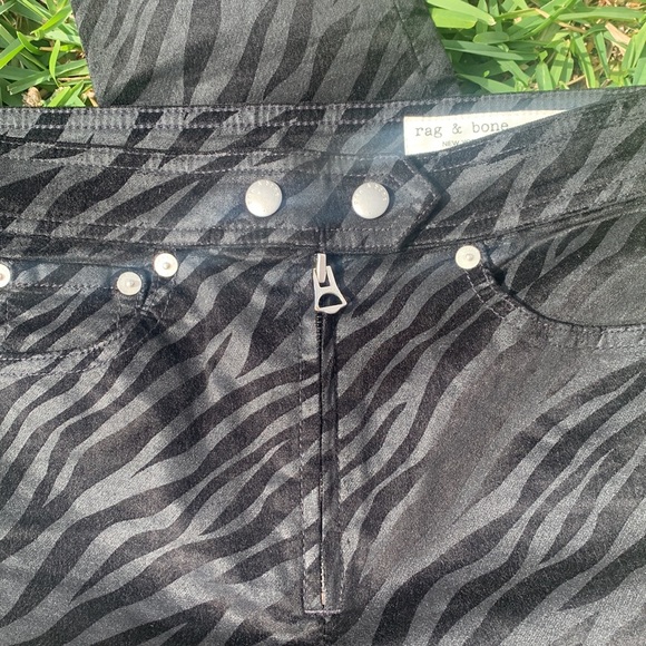 [rag & bone] Black Zebra Pattern Skinny Jeans - Size 24 - Picture 2 of 5